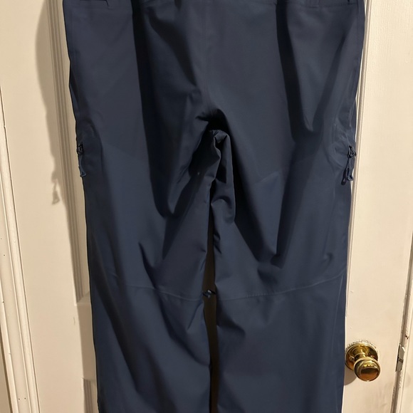Men’s Northface Ski Pants in Large - Picture 2 of 3
